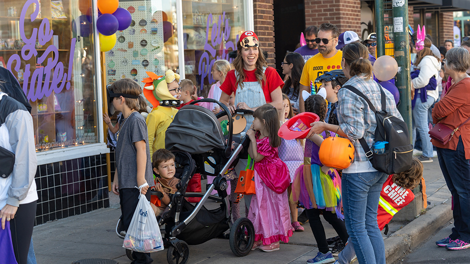 Trick-or-Treat in Aggiville